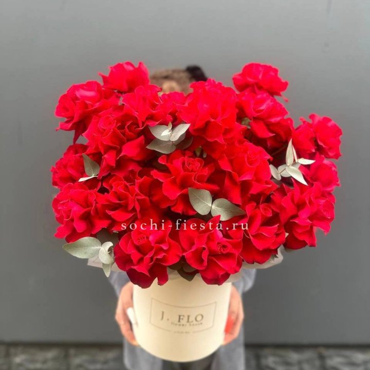 35 Французских роз в боксе в Королёве