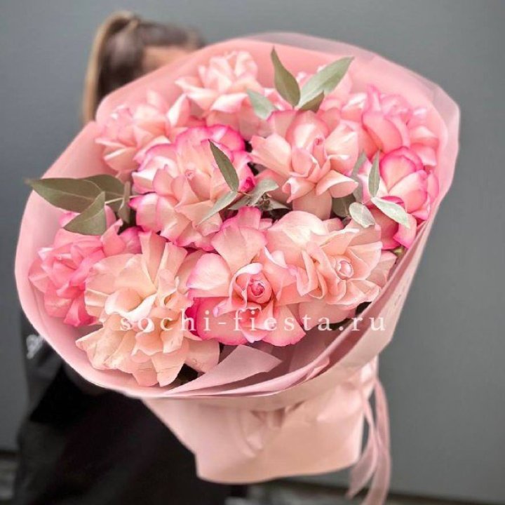 Нежно- розовые французские розы Венди в Королёве