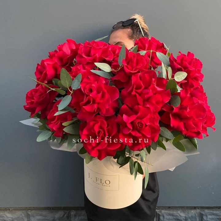 25 Французских красных роз в коробке в Королёве