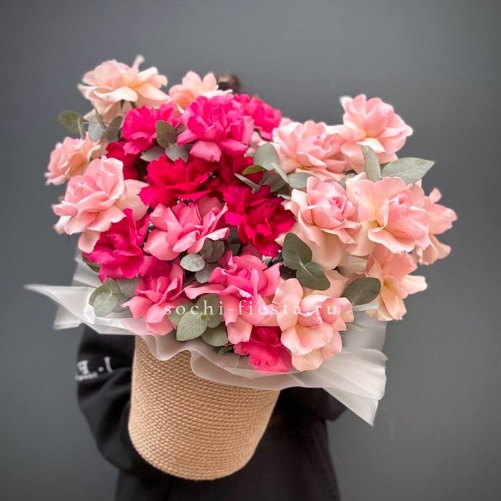 23 Французские розы Микс в боксе в Королёве