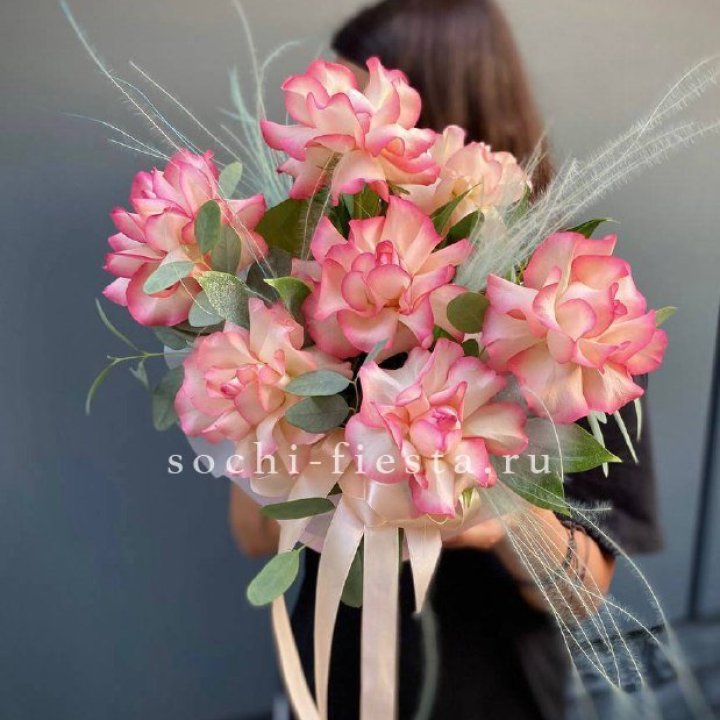 9 Французских роз Джумилия в боксе в Королёве