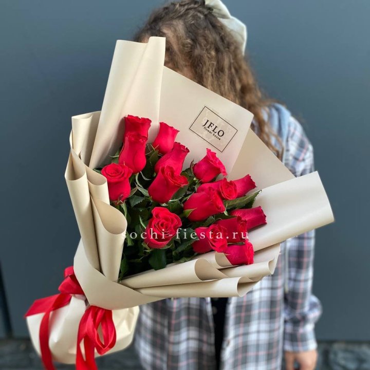 15 красных роз в Королёве