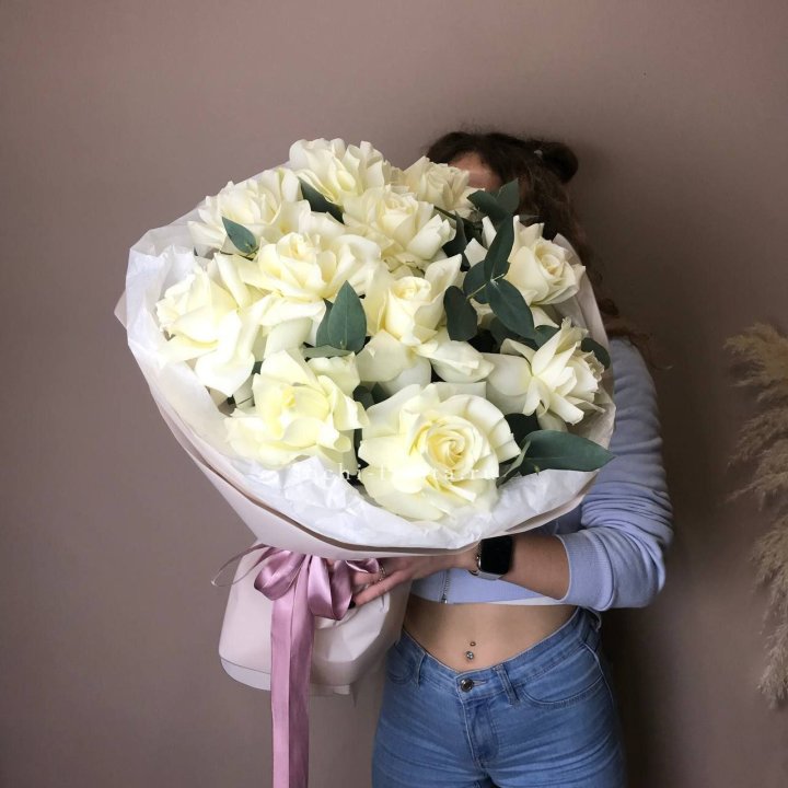 11 Белых французских роз "Вайт найс" в Королёве
