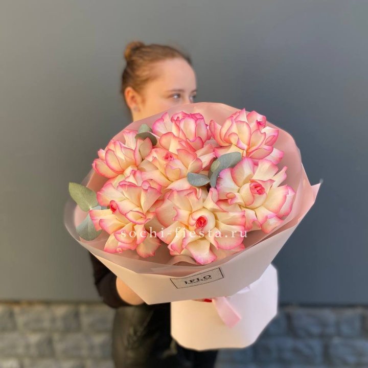 7 французских роз Джумилия в Королёве