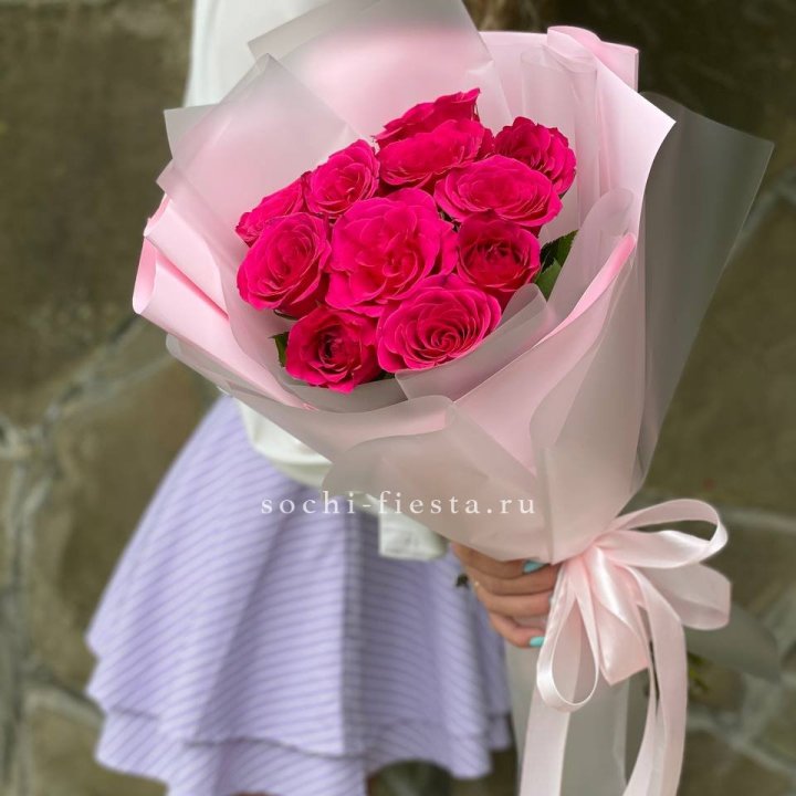 Букет алых роз в Королёве
