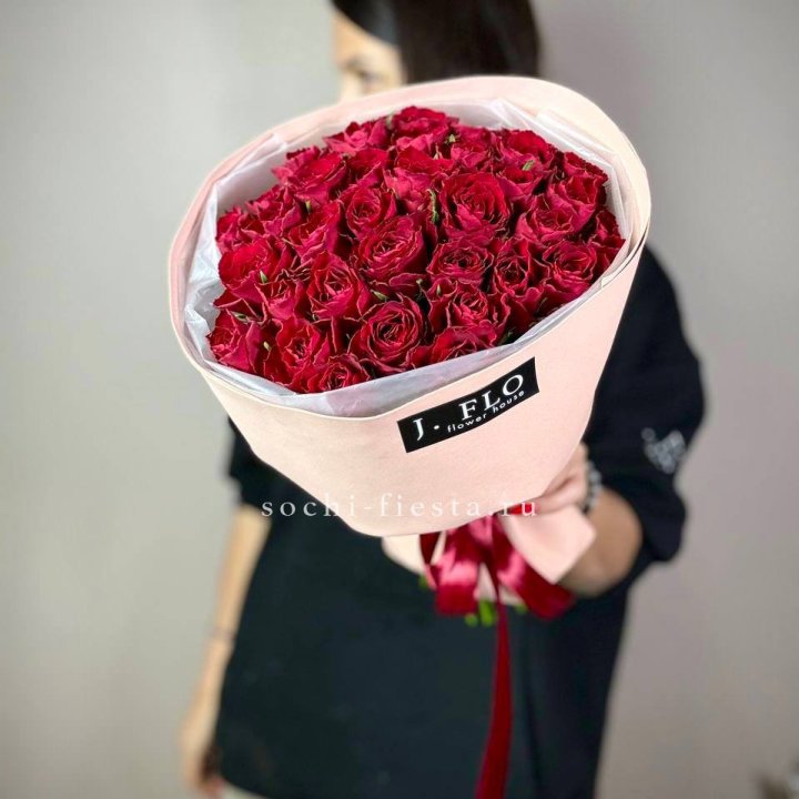 35 кенийских роз в Королёве