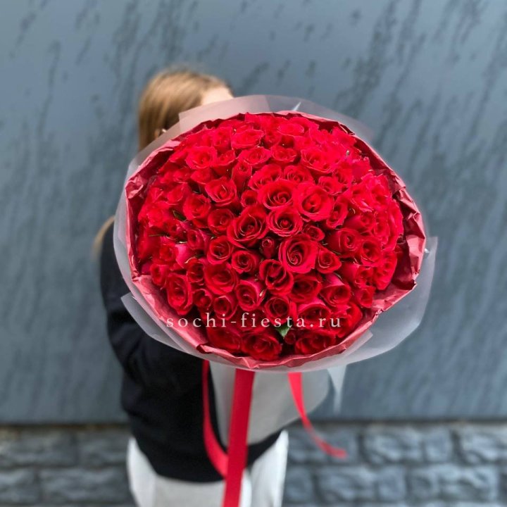 101  красная кенийская роза  в Королёве