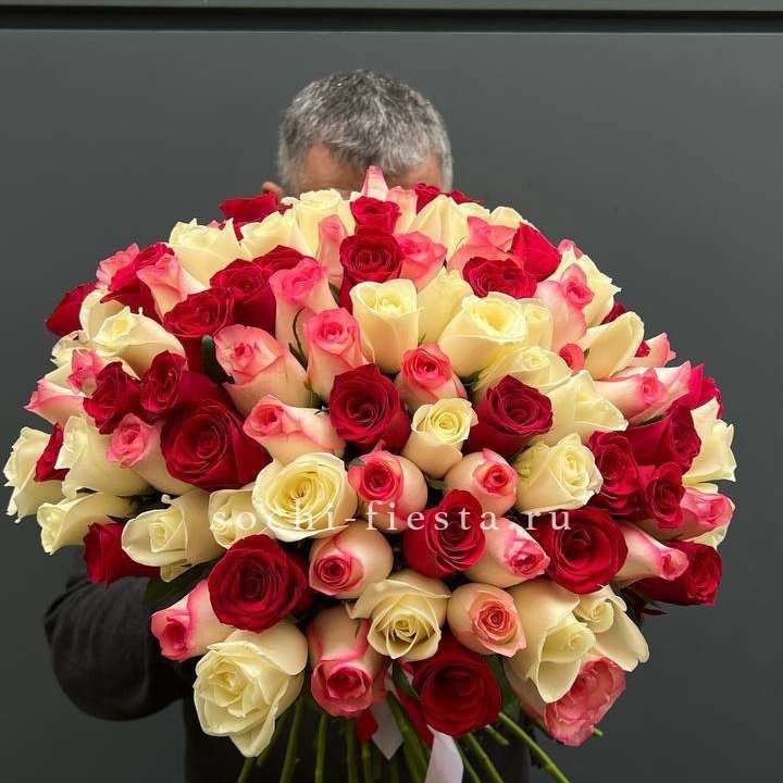 101 разноцветная роза "Джули" в Королёве