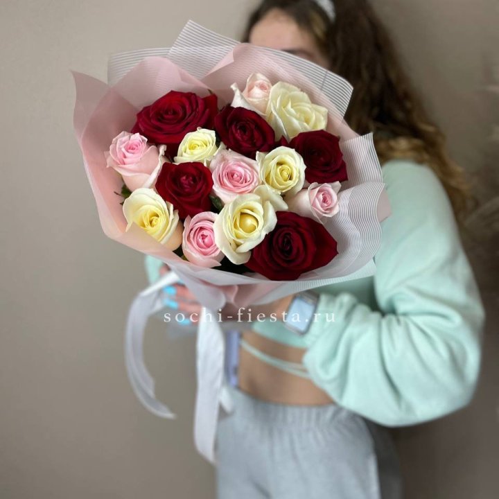 15 роз "Карусель" в Королёве