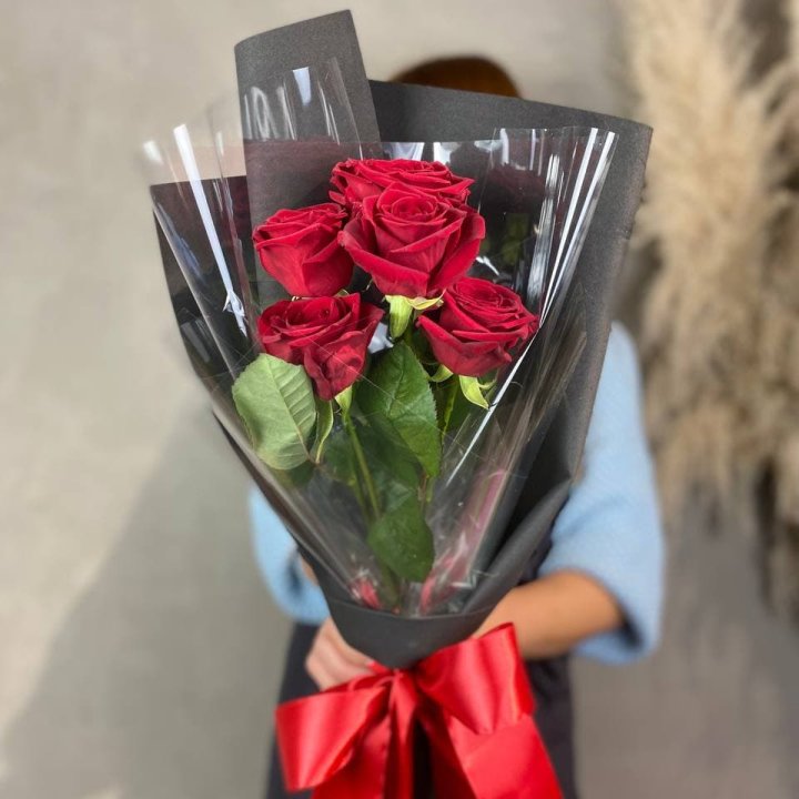 5 роз ред наоми в Королёве