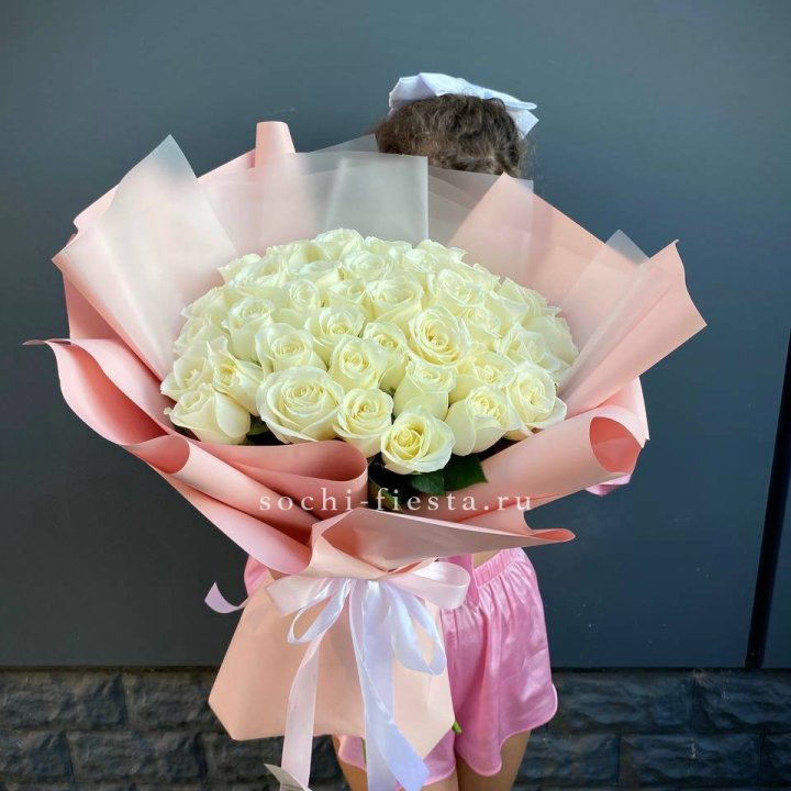 35 белых роз в Королёве