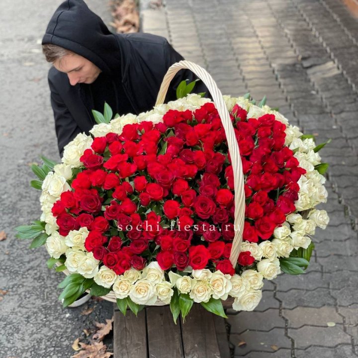 201  роза в корзине   в Королёве