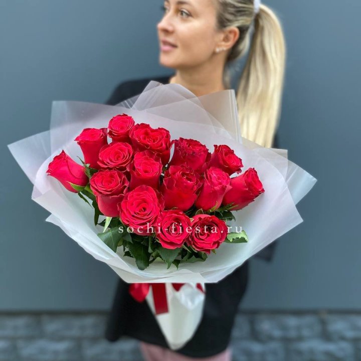 Букет из 15 красных роз  в Королёве