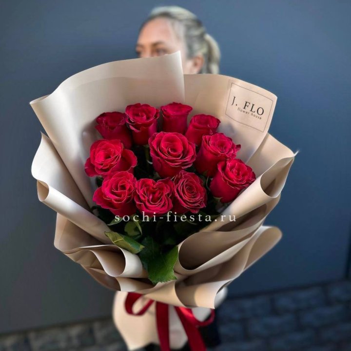 Букет красных роз "Наоми" в Королёве