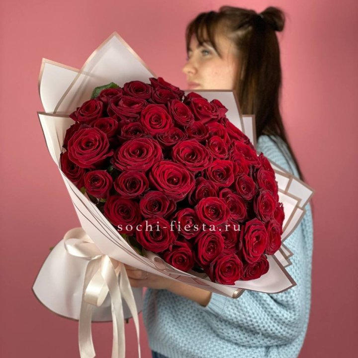 51 красная роза "Лавели" в Королёве