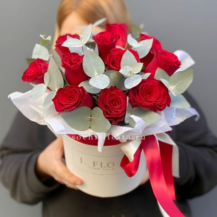 11 роз в шляпной коробке в Королёве