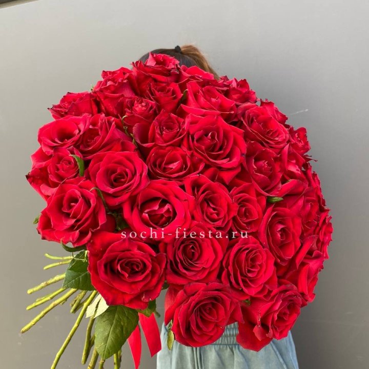 35 красных роз под ленту в Королёве