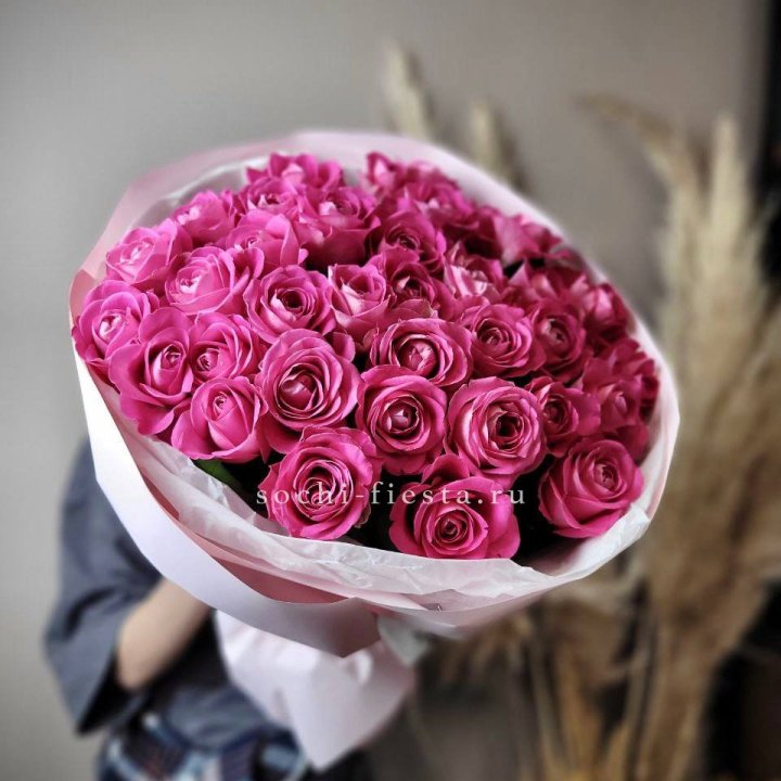 35 розовых роз  в Королёве