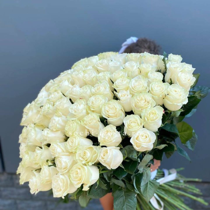 101 белая высокая роза в Королёве