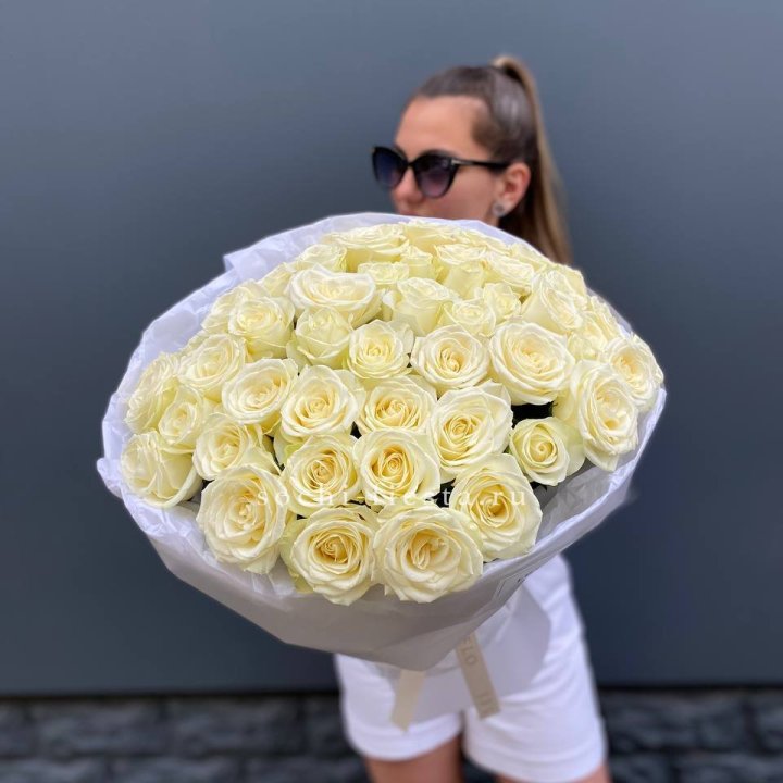 51 белая роза  в Королёве