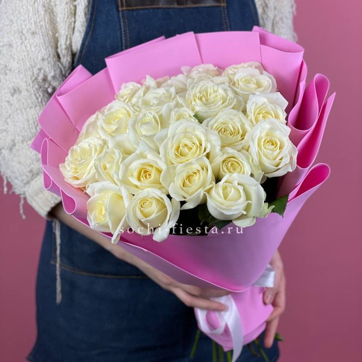 25 белых роз в Королёве