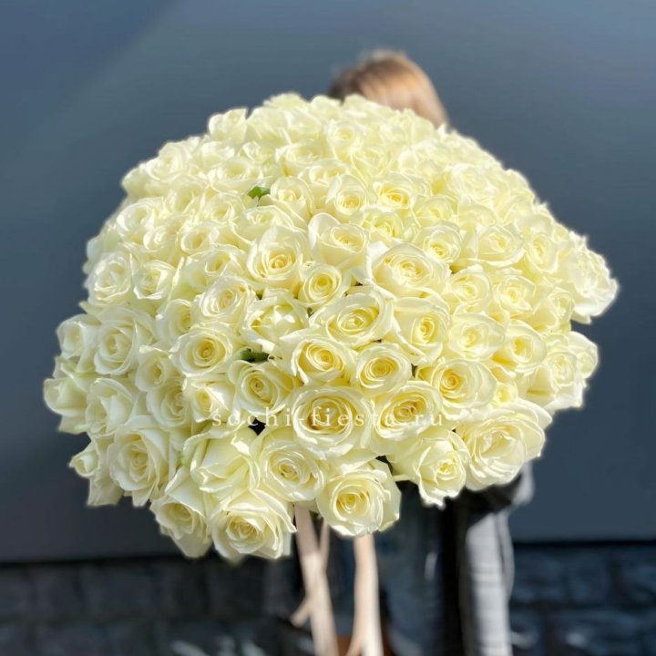 Букет  из 101 белой розы  в Королёве