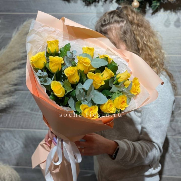 15 желтых роз в Королёве
