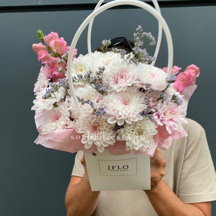 Сумочка из стойких цветов  в Королёве