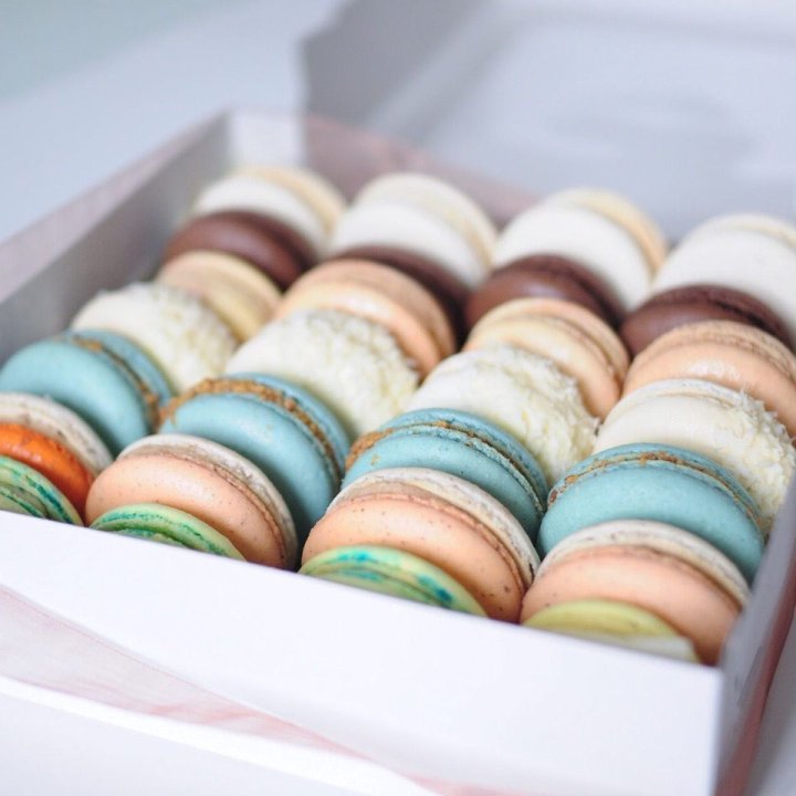 Коробка макаронс 25 шт. в Королёве