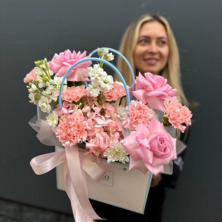 Сумочка "Бал цветов" в Королёве