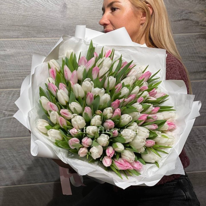 101 тюльпан нежный микс в Королёве
