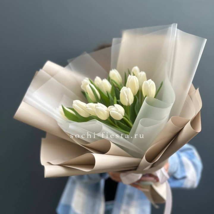 Букет из 15 белых тюльпанов в Королёве