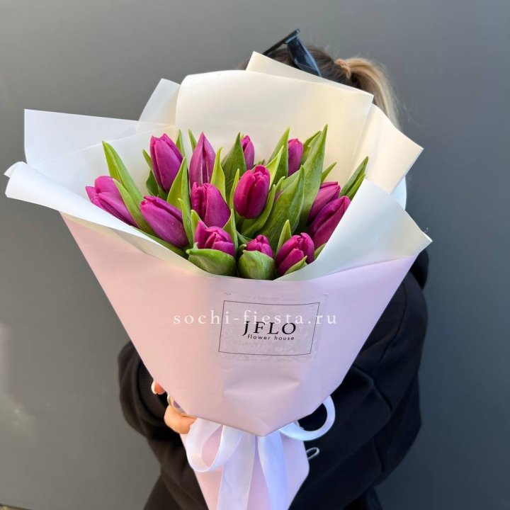 15 пурпурных тюльпанов в Королёве