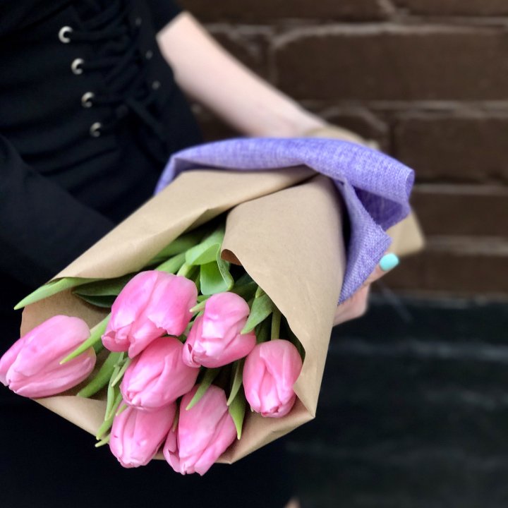 Букет розовых тюльпанов в Королёве
